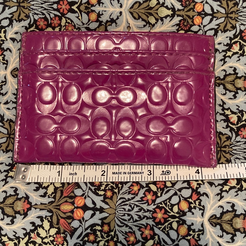 Coach Patent Embossed Card Case in Fuchsia, like new!🌸🩷🌸🩷 - Picture 5 of 6